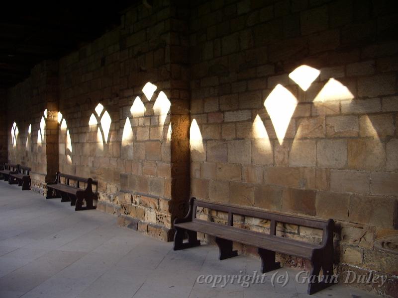 Cloister of Durham Cathedral IMGP6951.JPG